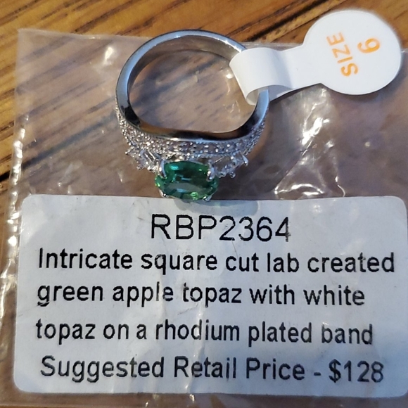 Ring - Picture 3 of 3